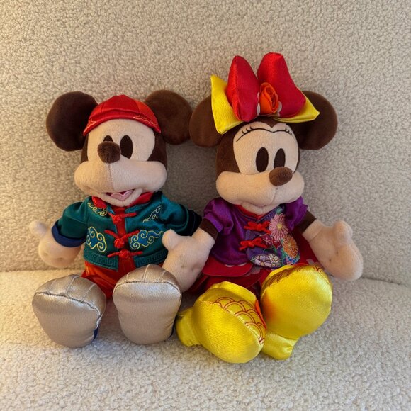NWOT! Set of 2 Authentic Hong Kong Disneyland 2024 Mickey & Minnie Mouse Plushie - Picture 12 of 12